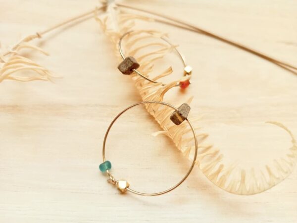 glass-stone diffuser earrings