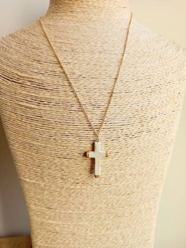 cross-shape diffuser necklace