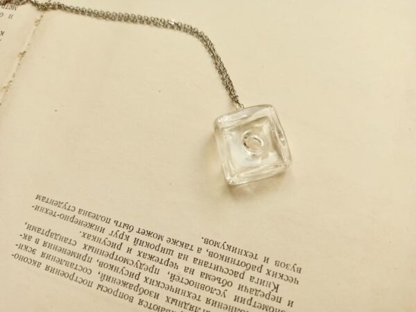 cool ice cube glass diffuser necklace