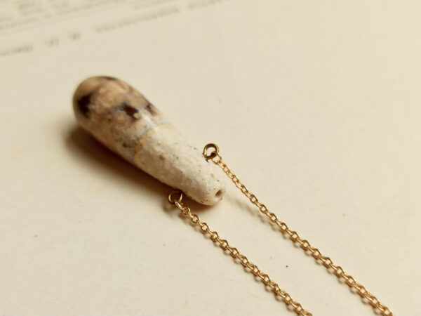 Slender droplet ceramic diffuser necklace