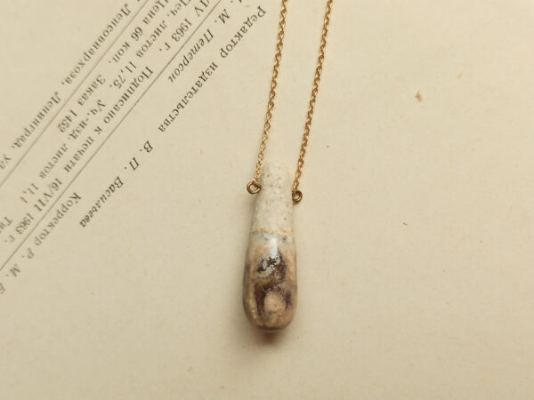 Slender droplet ceramic diffuser necklace